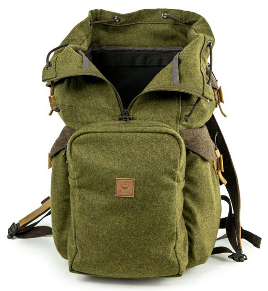 Waldkauz Jagdrucksack Optikauz, Klappe sowie Kordelzug und Reißverschluss sind geöffnet, Rucksack von vorne abgebildet