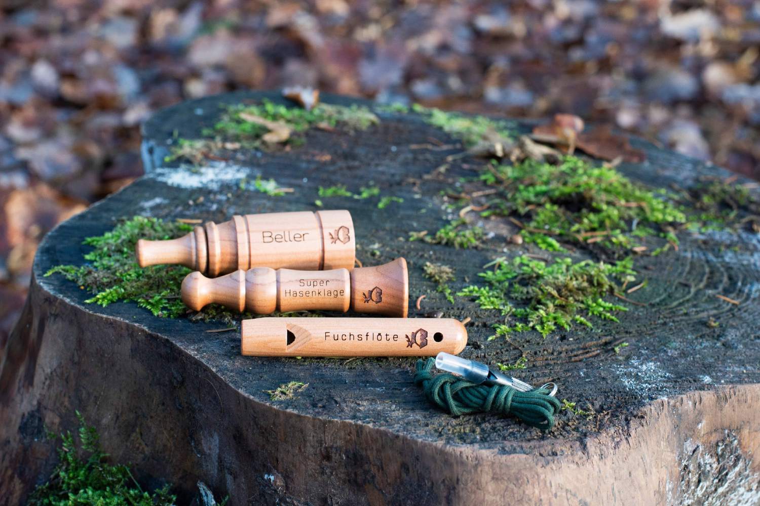 Weisskirchen Fuchsreiz- Und Ranzzeitset – 4 Lockinstrumente Für Die Fuchsjagd Im Filzetui