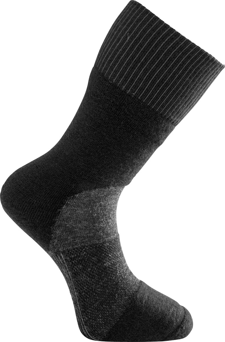 Woolpower Socken Skilled Classic 400 Mittelhohe, technische Socke mit geschickt platzierten Flachstrick-Einstätzen.