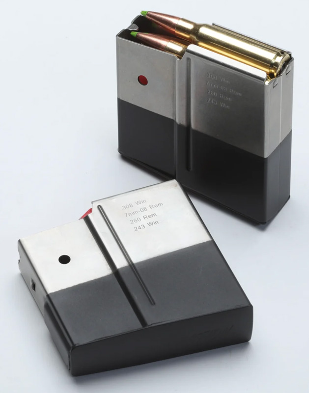 Steel Action Magazin 10 Schuss, 2 Magazine abgebildet wovon eines liegt und eines steht, stehendes Magazin ist beladen
